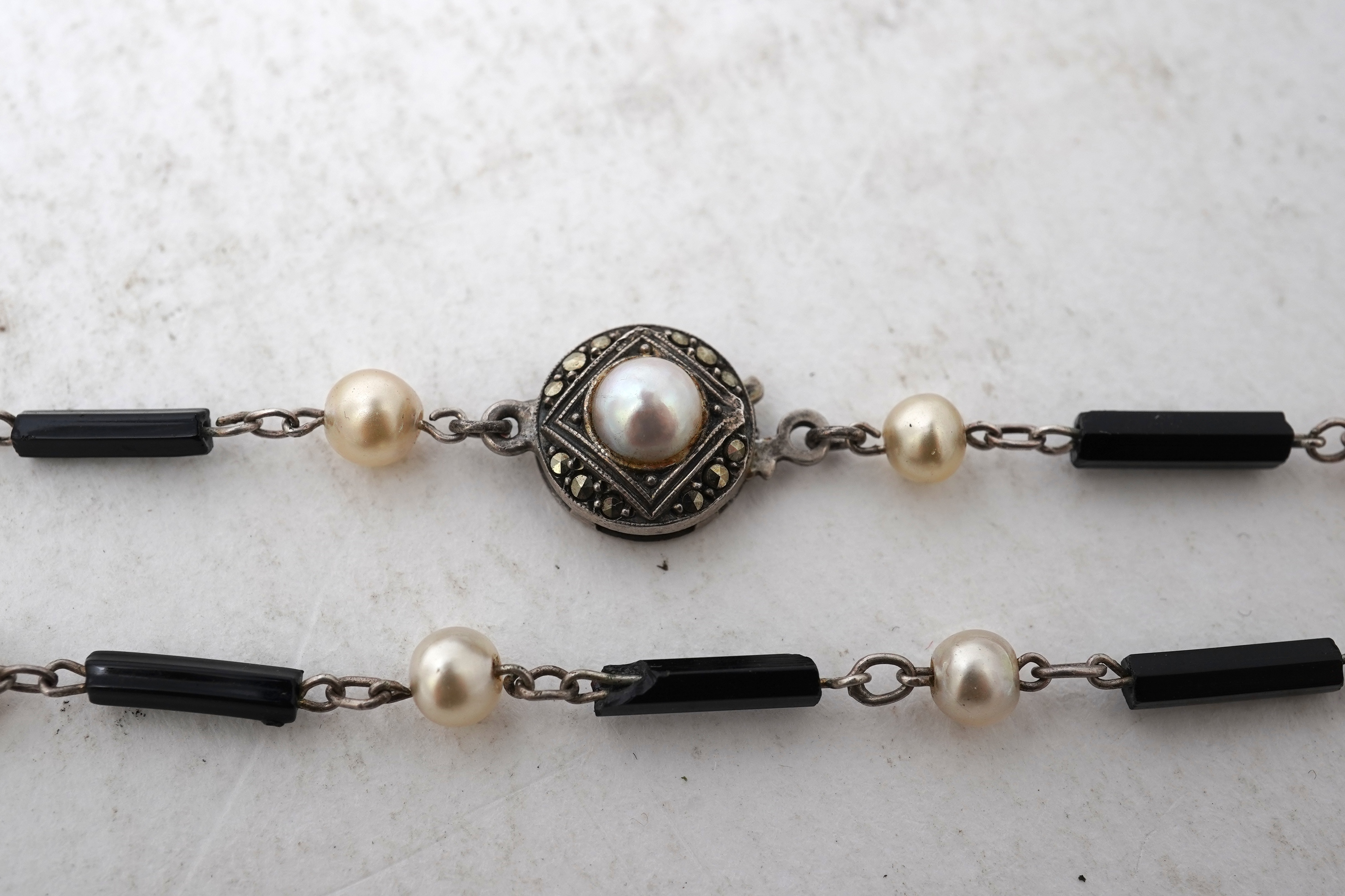 A group of simulant jet jewels, 19th century/early 20th century